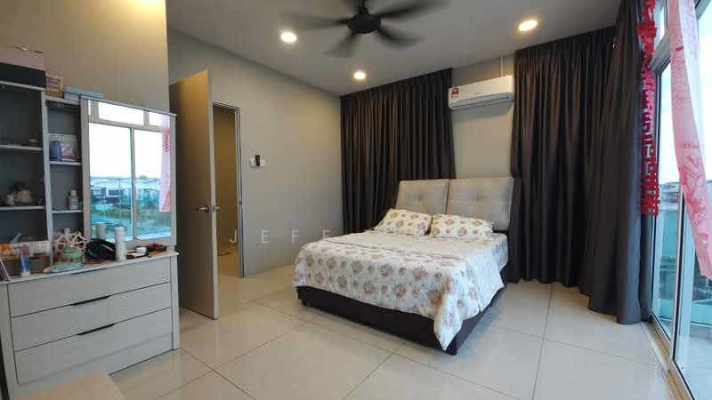 Mutiara Bestari 2 @ Mutiara Rini 3 Storey Cluster Corner For Sale 42 ft x 70 ft Iskandar Puteri S107 untuk Untuk Dijual - RM 1,630,000, Mac 2026 - Bedroom - PropertyGuru.com.my