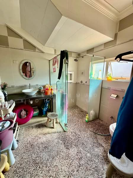 Bungalow for Sale in Country Heights (Kajang) - Muhammad Ridhwan Mohd Huzairi - Bathroom - PropertyGuru.com.my