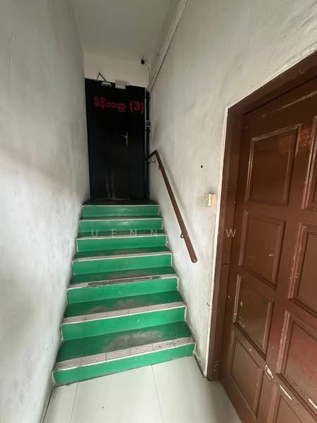 Shop / Office for Sale in Taman Bintang Utama (Senai) - Suenn Low - Entrance - PropertyGuru.com.my