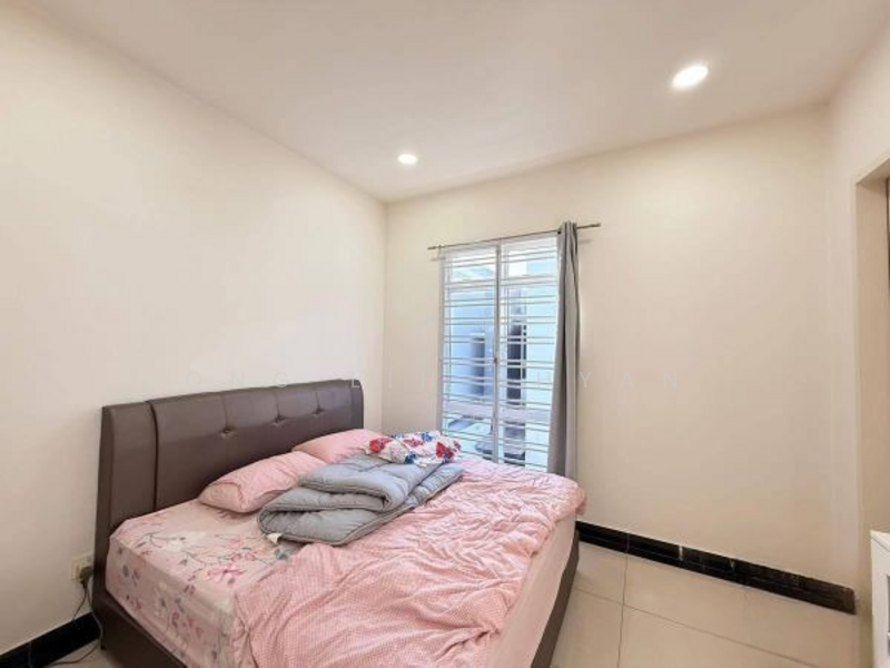 Cluster House for Sale in Setia Tropika (Johor Bahru) - Ong Lih Shyan - Bedroom - PropertyGuru.com.my
