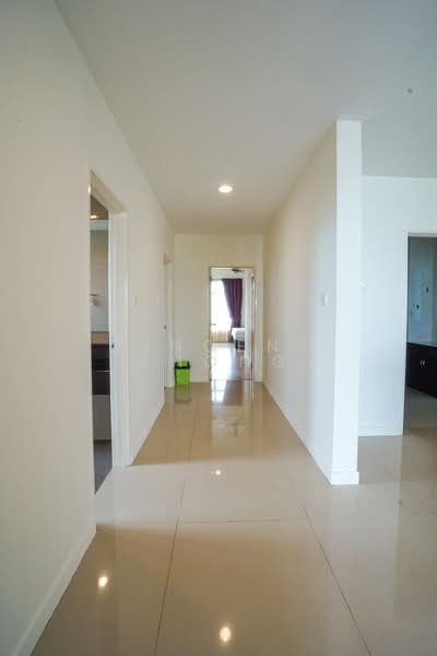 Condominium for Rent at The Peak Vista - Vincent Chong - Hallway - PropertyGuru.com.my