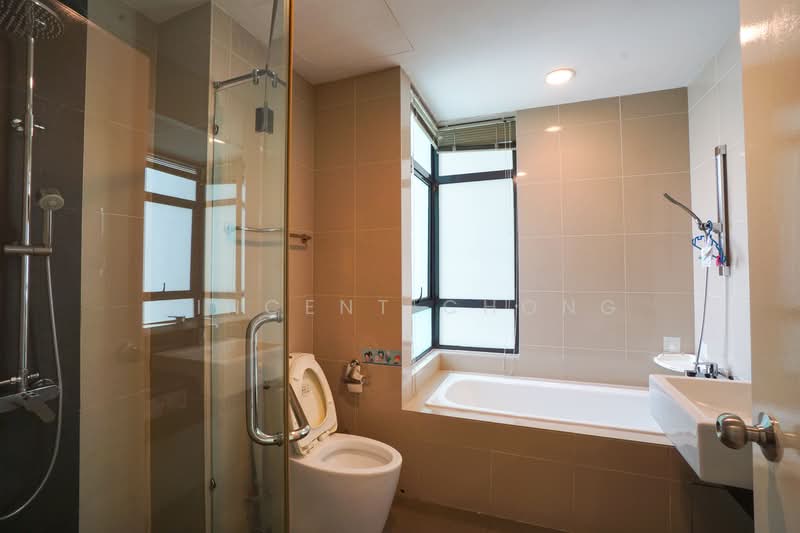 Condominium for Rent at The Peak Vista - Vincent Chong - Master Bathroom - PropertyGuru.com.my