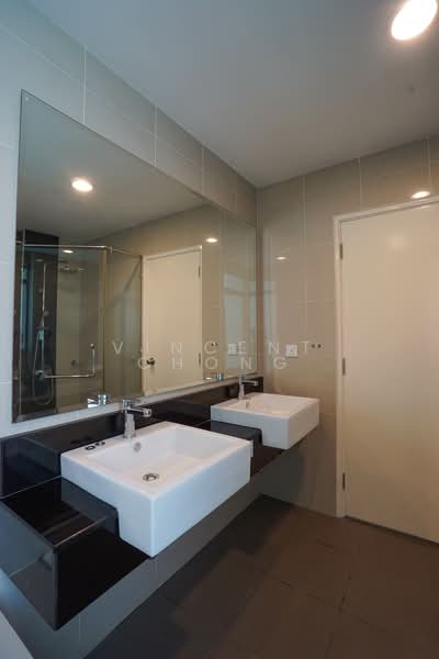 Condominium for Rent at The Peak Vista - Vincent Chong - Master Bathroom - PropertyGuru.com.my