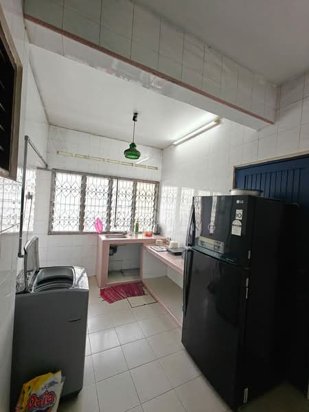 2-storey Terraced House for Sale in Taman Pelangi (Johor Bahru) - Shi Ting - Kitchen - PropertyGuru.com.my