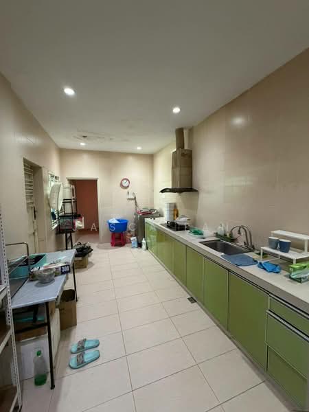 Cluster House for Sale in Taman Kempas Indah (Tebrau) - Jasca Fan - Kitchen - PropertyGuru.com.my