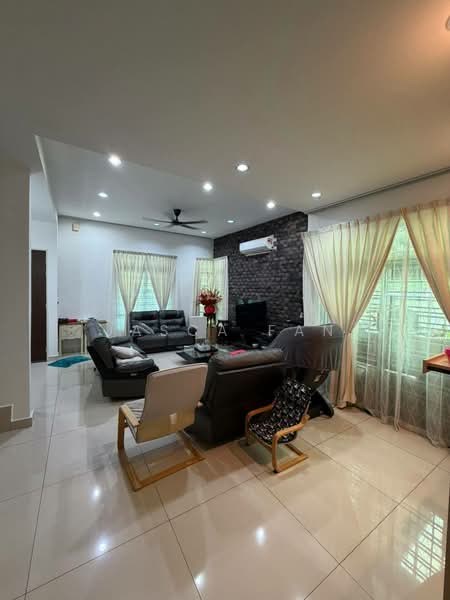 Cluster House for Sale in Taman Kempas Indah (Tebrau) - Jasca Fan - Living Room - PropertyGuru.com.my