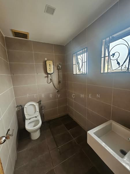 Rumah Teres 2.5-Tingkat untuk Dijual di Seri Kembangan (Selangor) - Terry Chen - PropertyGuru.com.my