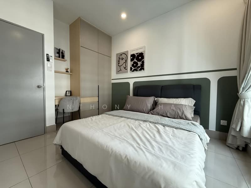 Service Residence for Sale at Summer Suites - Residensi Bukit Meldrum - Anthony Tham - Bedroom - PropertyGuru.com.my