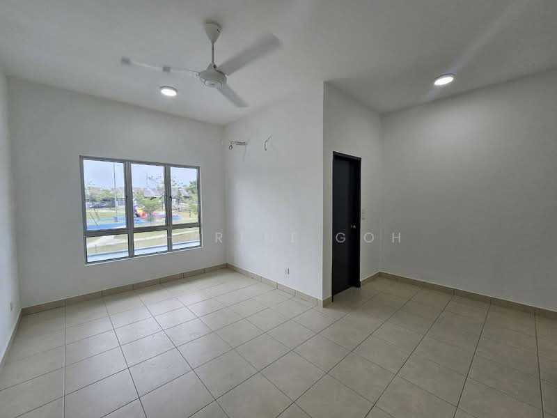 2-storey Terraced House for Sale in Iringan Bayu (Seremban) - Sherene Goh - Master Bedroom - PropertyGuru.com.my