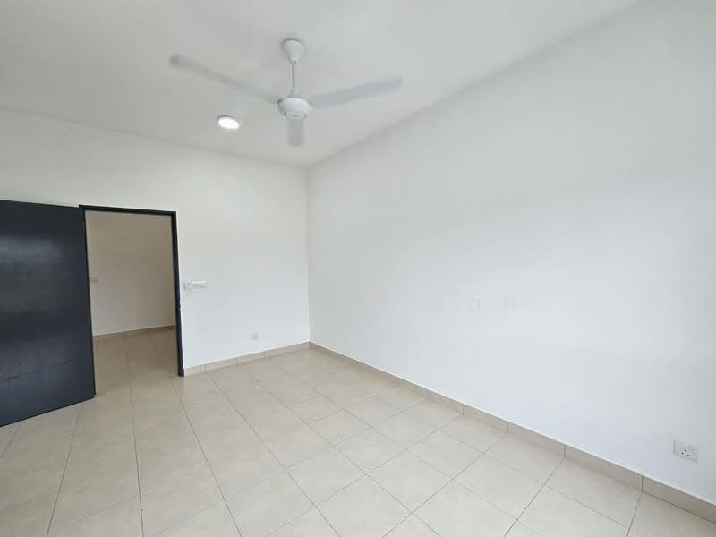 2-storey Terraced House for Sale in Iringan Bayu (Seremban) - Sherene Goh - Master Bedroom - PropertyGuru.com.my