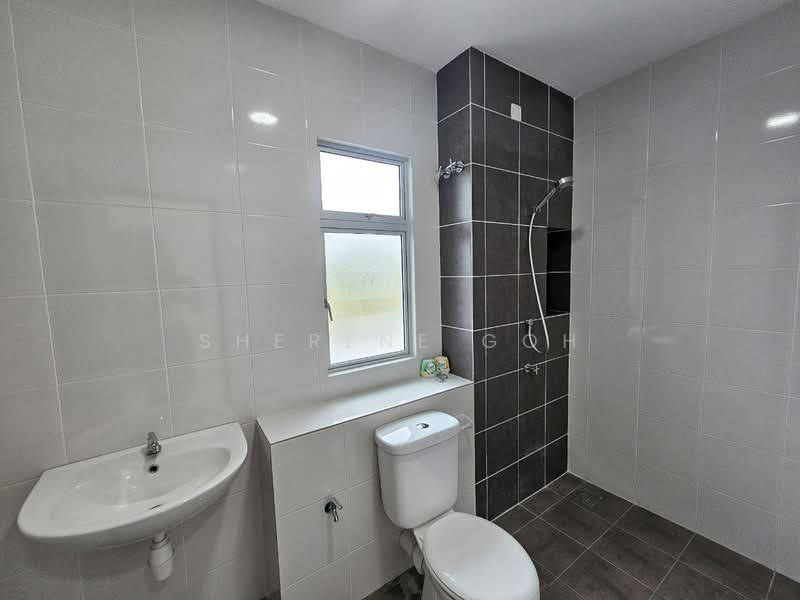 2-storey Terraced House for Sale in Iringan Bayu (Seremban) - Sherene Goh - Bathroom - PropertyGuru.com.my
