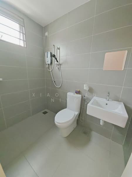 Taman Seri Impian, Kluang untuk Untuk Disewa - RM 2,800 /bulan, Apr 2026 - Bathroom - PropertyGuru.com.my