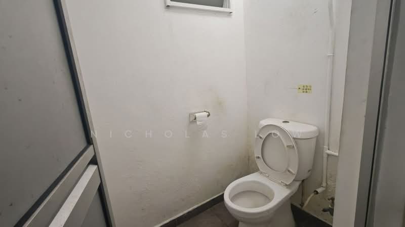 Shop for Rent in Taman Ungku Tun Aminah (Skudai) - Nicholas Low - Bathroom - PropertyGuru.com.my