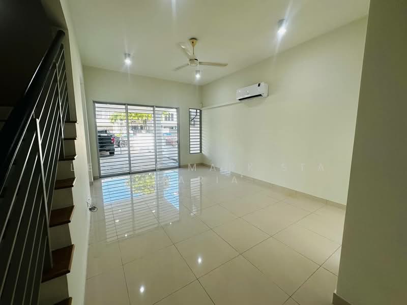 Terraced House for Rent in Alam Impian (Shah Alam) - Leslie Mark Sta Maria - Living Room - PropertyGuru.com.my