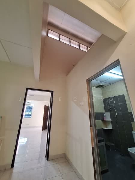 Overseas Union Garden (Taman OUG) untuk Untuk Dijual - RM 1,200,000, Mac 2026 - Bathroom - PropertyGuru.com.my