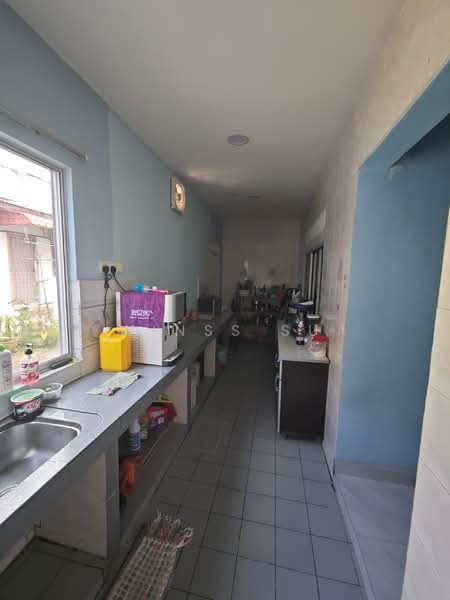 1-storey Terraced House for Sale in Taman Ungku Tun Aminah (Skudai) - Winss Su - Kitchen - PropertyGuru.com.my