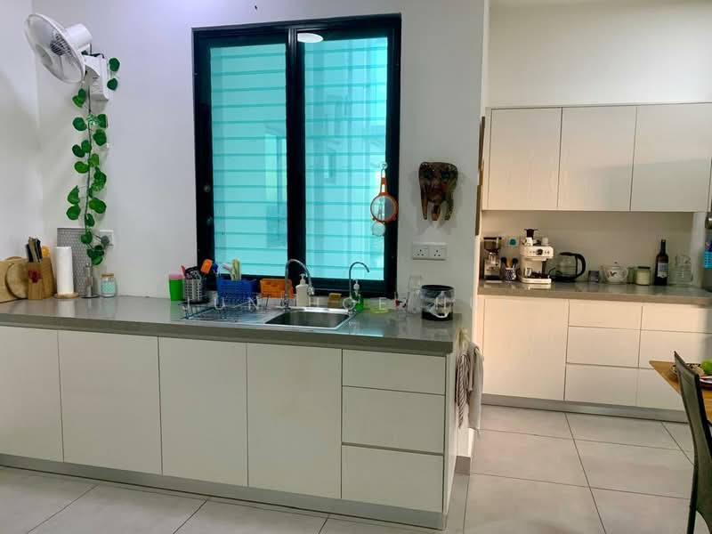 Condominium for Sale at The Light Residences - Jun Hoe Hui - Kitchen - PropertyGuru.com.my