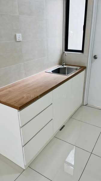 Rumah Teres 2 Tingkat untuk Dijual di Taman Sutera Utama (Skudai) - Shi Ting - Kitchen - PropertyGuru.com.my