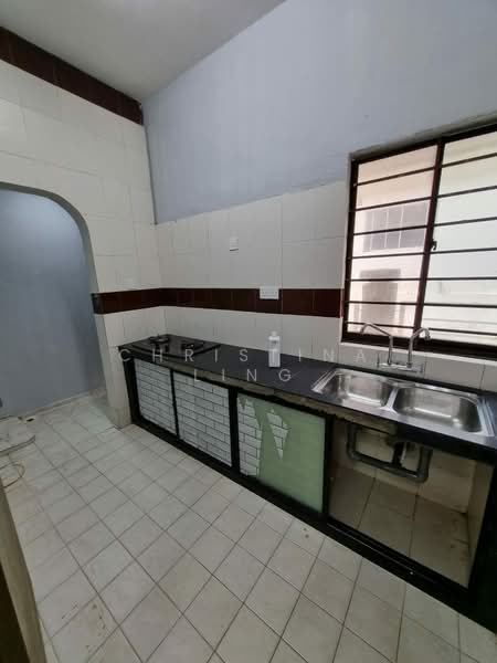 Double Storey Terrace House @Seri Austin For Rent untuk Untuk Disewa - RM 2,000 /bulan, Apr 2026 - Kitchen - PropertyGuru.com.my