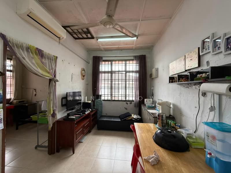 Setia Indah untuk Untuk Dijual - RM 768,000, Mac 2026 - Living Room - PropertyGuru.com.my