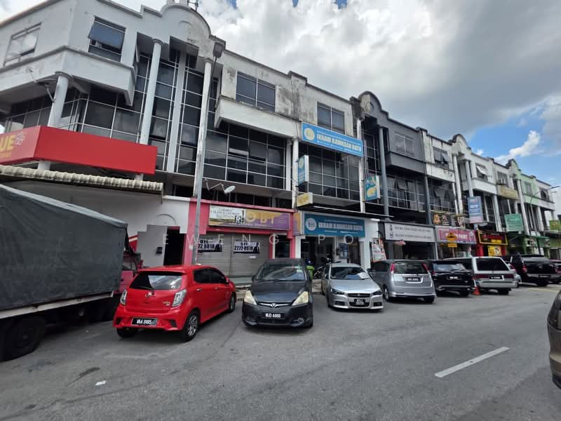 Shop for Rent in Batu Caves (Kuala Lumpur) - Eweng Poh - Exterior - PropertyGuru.com.my