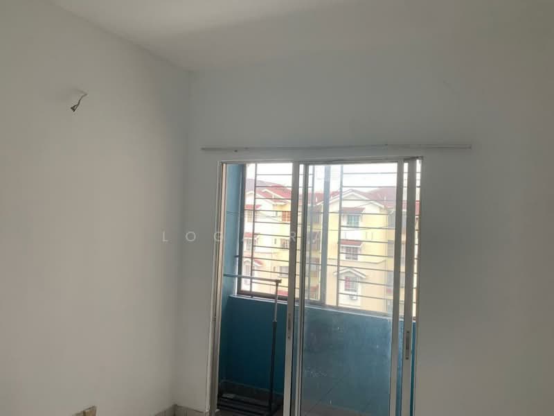 Apartment for Sale at Pangsapuri Akasia (Bandar Botanic) - Loga Raju - Balcony - PropertyGuru.com.my