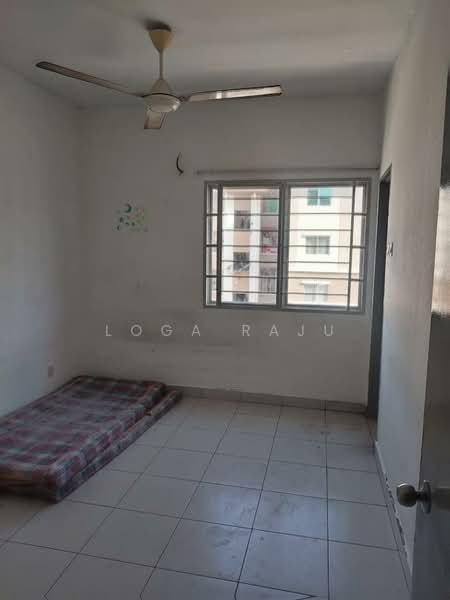 Apartment for Sale at Pangsapuri Akasia (Bandar Botanic) - Loga Raju - Bedroom - PropertyGuru.com.my
