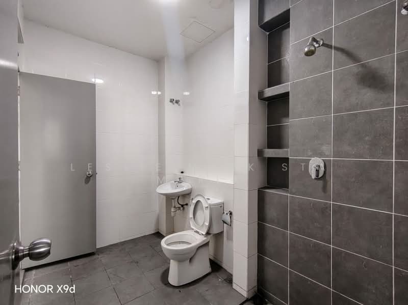 2-storey Terraced House for Rent in Kota Kemuning (Shah Alam) - Leslie Mark Sta Maria - Bathroom - PropertyGuru.com.my