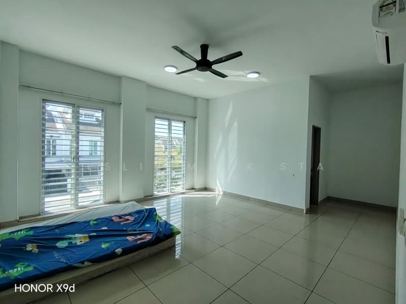2-storey Terraced House for Rent in Kota Kemuning (Shah Alam) - Leslie Mark Sta Maria - Bedroom - PropertyGuru.com.my