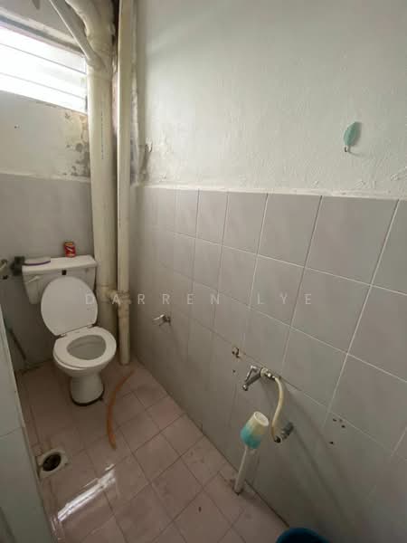 Flat for Sale at Taman Sejahtera Jaya - Darren Lye - Bathroom - PropertyGuru.com.my