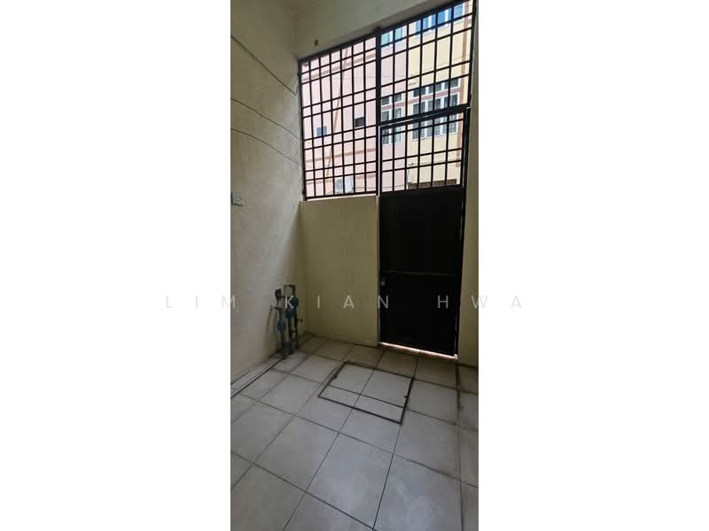 3-storey Terraced House for Sale in Bandar Barat (Kampar) - Lim Kian Hwa - Back door - PropertyGuru.com.my