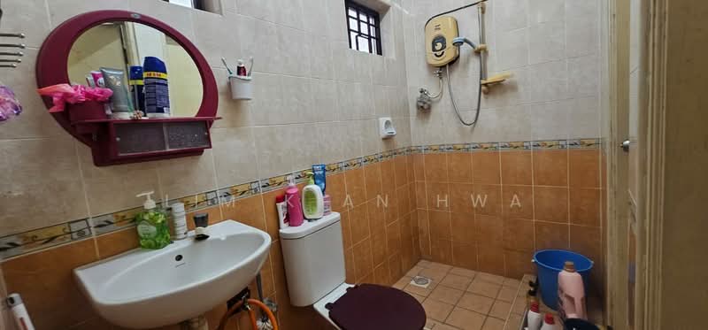 3-storey Terraced House for Sale in Bandar Barat (Kampar) - Lim Kian Hwa - Bathroom - PropertyGuru.com.my