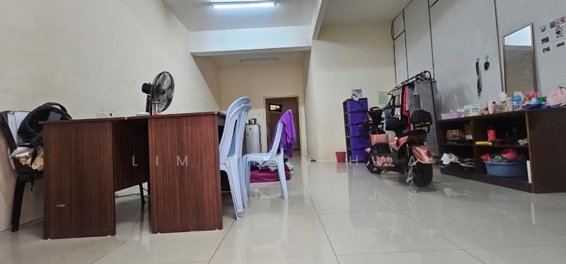 3-storey Terraced House for Sale in Bandar Barat (Kampar) - Lim Kian Hwa - Living area - PropertyGuru.com.my