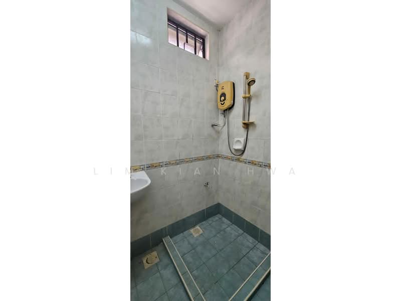 3-storey Terraced House for Sale in Bandar Barat (Kampar) - Lim Kian Hwa - Bathroom - PropertyGuru.com.my