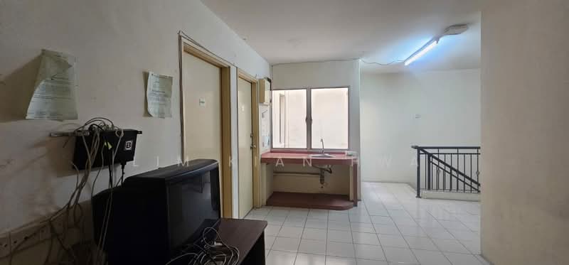 3-storey Terraced House for Sale in Bandar Barat (Kampar) - Lim Kian Hwa - Living area - PropertyGuru.com.my