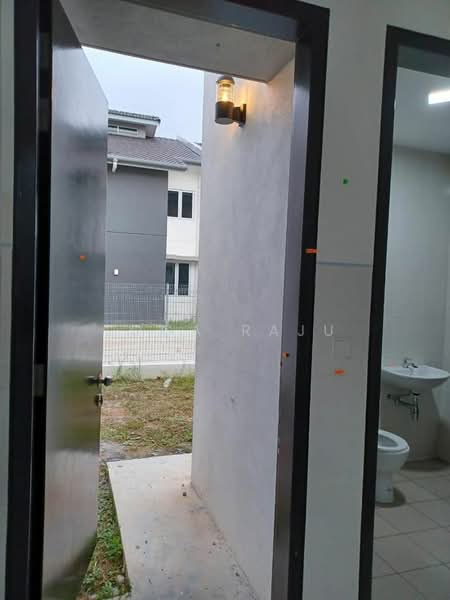 2-storey Terraced House for Rent in Bandar Bukit Raja (Klang) - Loga Raju - Bathroom - PropertyGuru.com.my