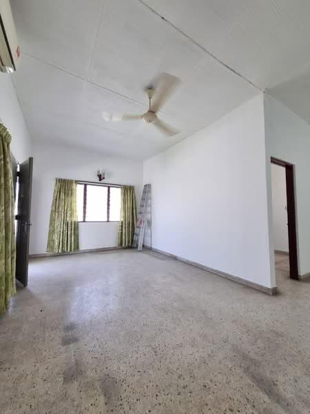 Semi-Detached House for Sale in Taman Pasir Puteh (Ipoh) - Amie Chong - Living Room - PropertyGuru.com.my