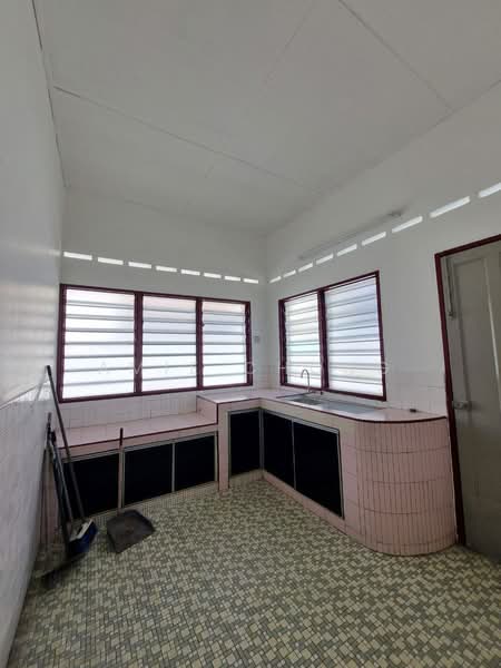 Semi-Detached House for Sale in Taman Pasir Puteh (Ipoh) - Amie Chong - Kitchen - PropertyGuru.com.my