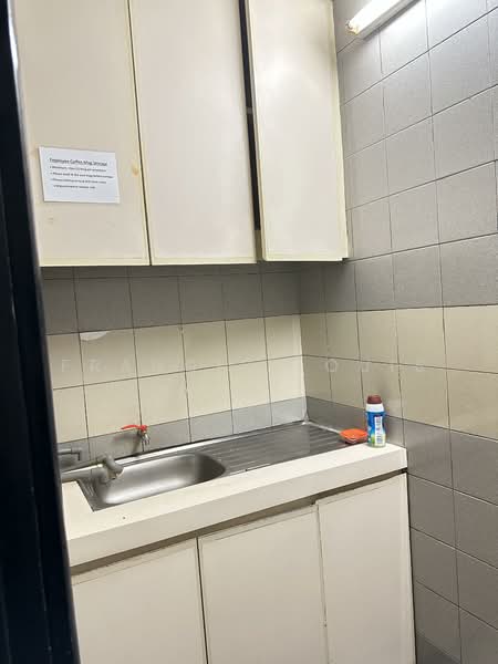 Amcorp Tower untuk Untuk Disewa - RM 12,000 /bulan, Mac 2026 - Kitchen - PropertyGuru.com.my