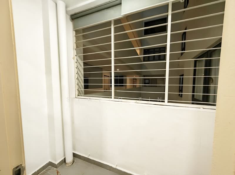 Suria Residence untuk Untuk Disewa - RM 2,200 /bulan, Mac 2026 - Corridor - PropertyGuru.com.my