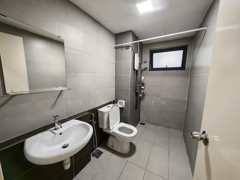 Suria Residence untuk Untuk Disewa - RM 2,200 /bulan, Mac 2026 - Bathroom - PropertyGuru.com.my