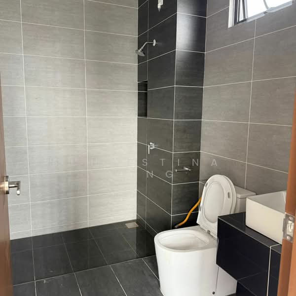 Double Storey Terrace House@Seri Austin Laman Permata For Rent untuk Untuk Disewa - RM 2,850 /bulan, Apr 2026 - Bathroom - PropertyGuru.com.my