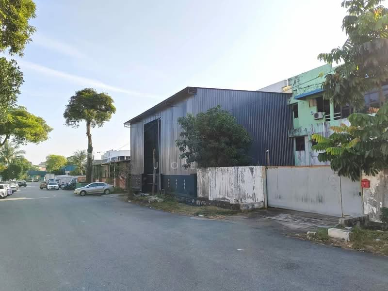 Factory for Rent in Taman Desa Cemerlang (Ulu Tiram) - Joe . - Exterior - PropertyGuru.com.my