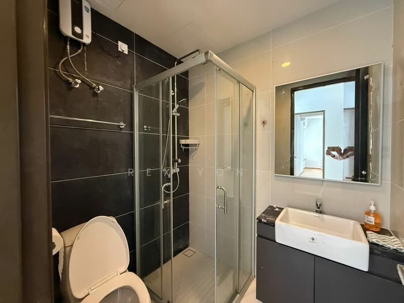 Kings Bay @ Country Garden Danga Bay untuk Untuk Disewa - RM 3,000 /bulan, Mac 2026 - Bathroom - PropertyGuru.com.my