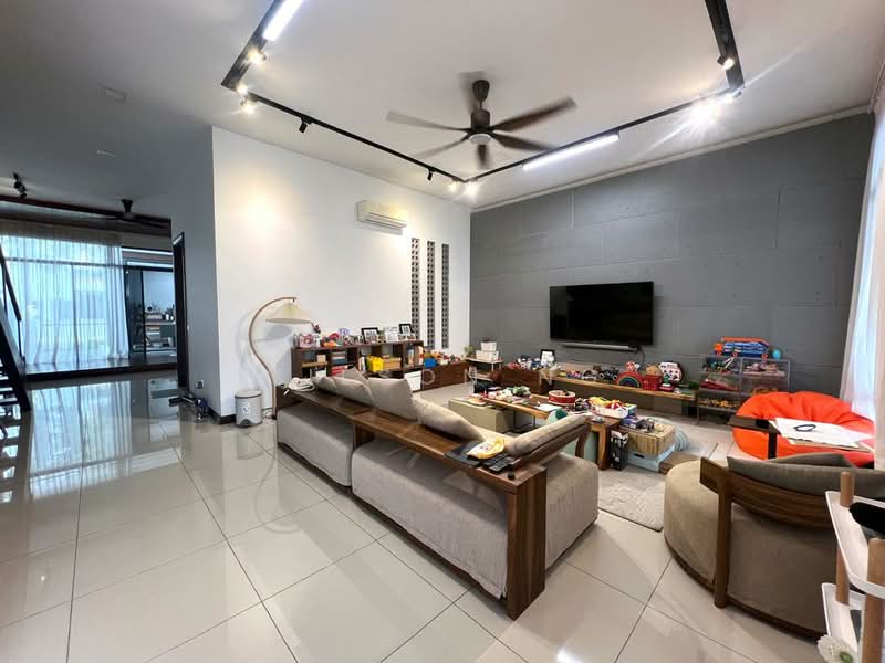 Rumah Teres 2 Tingkat untuk Dijual di Telok Panglima Garang (Selangor) - Wilson Ng - Living Room - PropertyGuru.com.my
