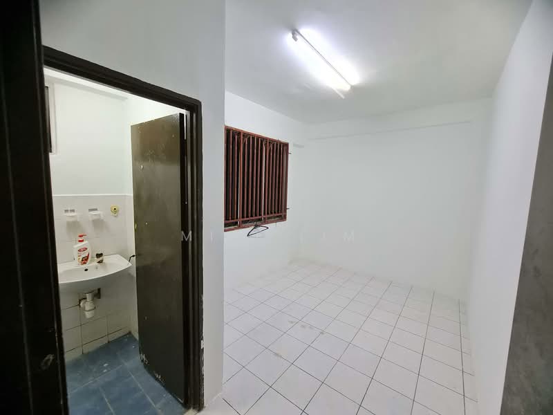 Pangsapuri Kasturi Tiara untuk Untuk Dijual - RM 229,000, Mac 2026 - Bathroom - PropertyGuru.com.my