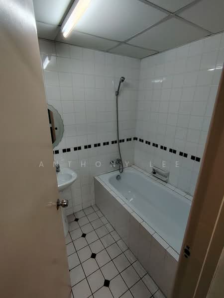 Sang Suria untuk Untuk Dijual - RM 405,000, Mac 2026 - Bathroom - PropertyGuru.com.my