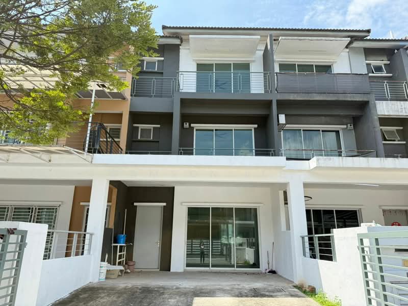 Rumah Teres 3-Tingkat untuk Dijual di Taman Bayu Lagenda (Rawang) - Samson Lee - Exterior - PropertyGuru.com.my