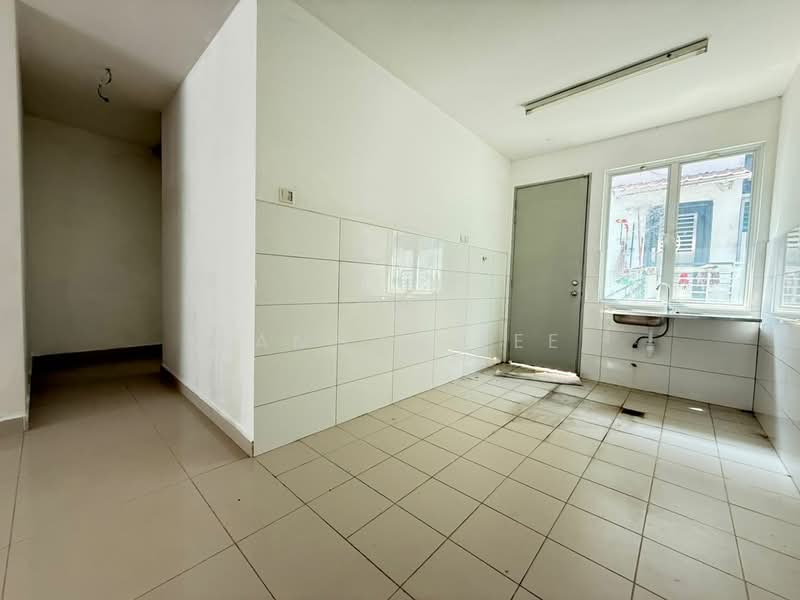 Rumah Teres 3-Tingkat untuk Dijual di Taman Bayu Lagenda (Rawang) - Samson Lee - Kitchen - PropertyGuru.com.my