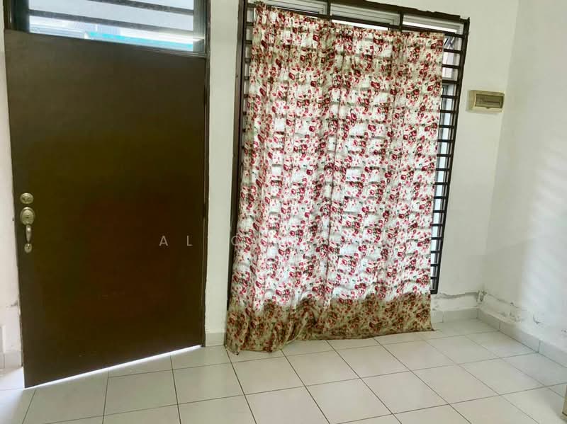 Terraced House for Sale in Senai (Kulai) - Alice Chia - Entrance - PropertyGuru.com.my